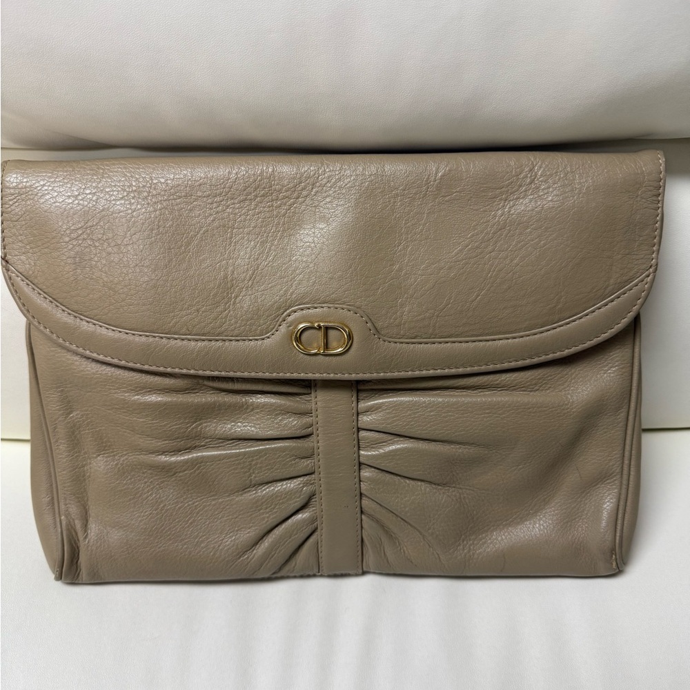 ❌SOLD❌Dior clutch with unbranded chain